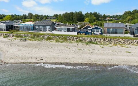 Folkhart - 10M from the Sea: Apartment, Condominium, Estate, Balcony, Villa, Hotel