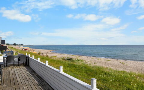 Folkhart - 10M from the Sea: Apartment, Condominium, Estate, Balcony, Villa, Hotel