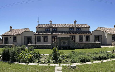 Villa Sassinoro: Building, Window, Home, House, Roof, Architecture, Facade, Residential Area, Cottage, Estate