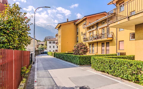 Casa di Edi: Building, Residential Area, Neighbourhood, Architecture, Facade, Human Settlement, Urban Design, Apartment, Suburb, Balcony
