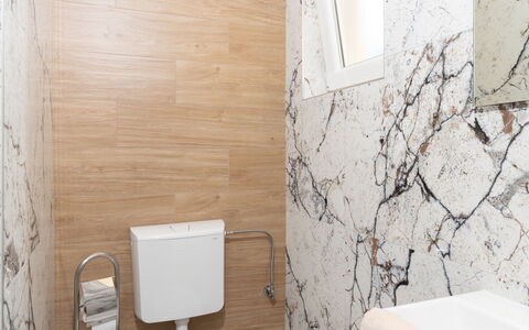 Sinjorina: Wall, Flooring, Plumbing Fixture, Floor, Toilet Seat, Interior Design, Plumbing, Bathroom, Tile, Toilet