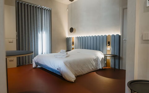Deb&spa: Interior Design, Bedroom, Bed, Ceiling, Bedding, Bed Sheet, Light Fixture, Bed Frame, Lamp, Curtain