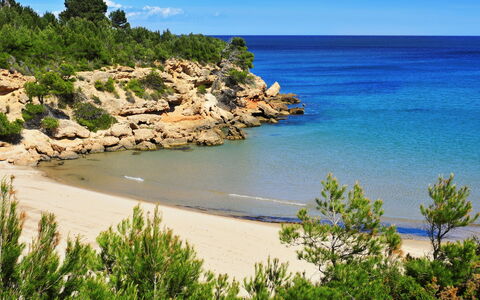 Calafat: Body Of Water, Coast, Shore, Beach, Coastal And Oceanic Landforms, Terrain, Sea, Bank, Bay, Cove