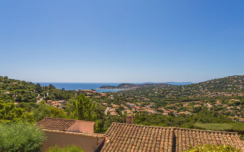 Manureva: Sky, Horizon, Landscape, Land Lot, Coast, Bay, Mountain Village