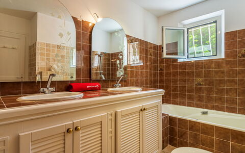 Manureva: Bathroom, Plumbing Fixture, Interior Design, Flooring, Bathroom Sink, Sink, Wall, Countertop, Floor, Bathroom Cabinet