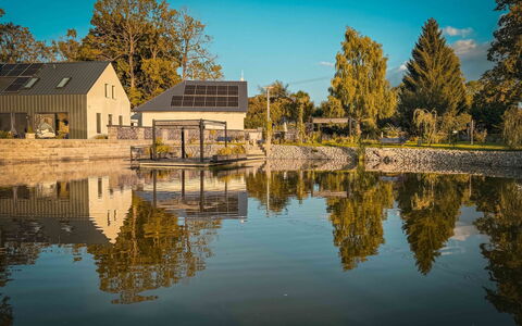 Luxury Retreat Resort: Water, Tree, Watercourse, Waterway, Bank, Reflection, Home, Lake, Channel, Pond