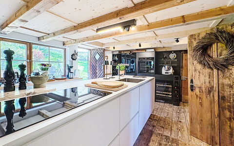 Winterberg: Flooring, Kitchen, Wood, Interior Design, Countertop, Ceiling, Floor, Furniture, Wood Flooring, Lighting