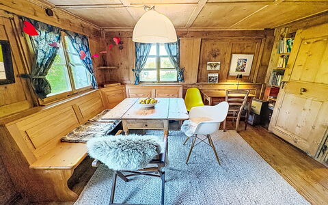 Winterberg: Furniture, Interior Design, Wood, Room, Flooring, Floor, Home, Table, Hardwood, Wood Stain