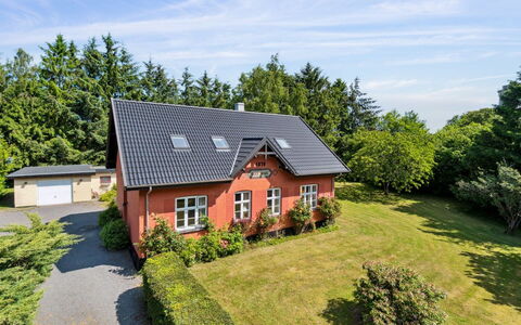 Marit - 1.5Km from the Sea: Roof, Home, Door, Cottage, Shade, Siding, Yard, Estate, Backyard