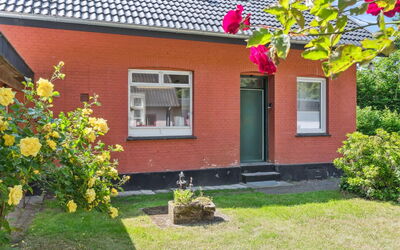 Marit - 1.5Km from the Sea