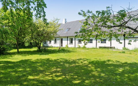 Aarni - 6.5Km from the Sea: Apartment, Condominium, Estate, Balcony, Villa, Hotel