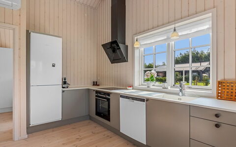 Hellevi - 900M from the Sea: Flooring, Kitchen, Wood, Floor, Interior Design, Kitchen Appliance, Countertop, Ceiling, Major Appliance, Cabinetry