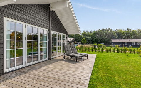 Hellevi - 900M from the Sea: Wood, Home, Siding, Porch, Cottage, Deck, Plank, Garden, Hardwood, Yard