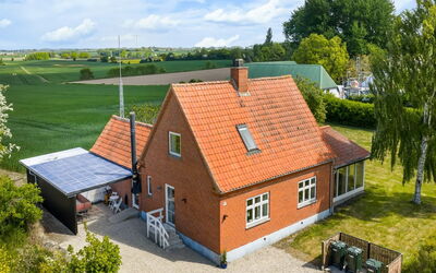 Alisa - 2.5Km from the Sea