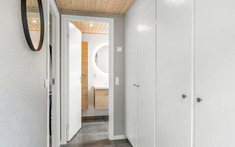 Roland - 200M to the Fjord: Apartment, Condominium, Estate, Balcony, Villa, Hotel