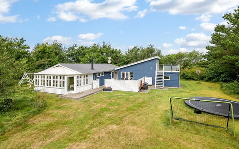 Sami - 600M to the Fjord: House, Roof, Home, Cottage, Shed, Garden Buildings, Siding, Yard, Log Cabin, Hut