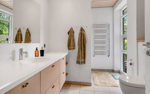 Jyrki - 100M from the Sea: Interior Design, Plumbing Fixture, Flooring, Bathroom, Floor, Bathroom Cabinet, Wood, Bathroom Sink, Sink, Ceiling