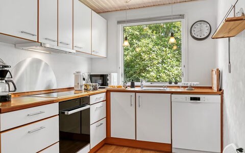 Sallie - 500M to the Fjord: Kitchen, Kitchen Appliance, Countertop, Wood, Interior Design, Flooring, Major Appliance, Cabinetry, Furniture, Kitchen Sink