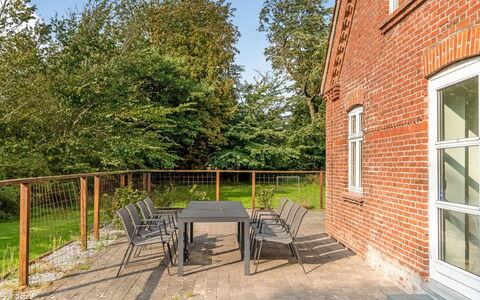 Har - 1.2Km from the Sea: Grass, Grassland, Land Lot, Cottage, Rural Area, Meadow, Garden Buildings, Garden, Shed