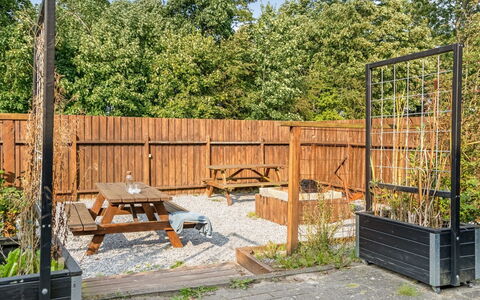 Har - 1.2Km from the Sea: Grass, Grassland, Land Lot, Cottage, Rural Area, Meadow, Garden Buildings, Garden, Shed