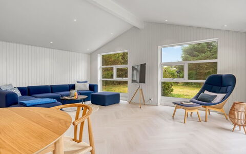 Talvikki - 1.2Km from the Sea: Flooring, Interior Design, Floor, Wood Flooring, Furniture, Wood, Living Room, Couch, Ceiling, Laminate Flooring