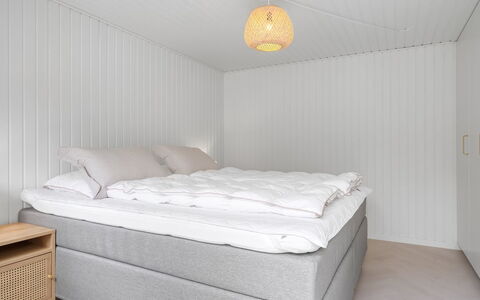 Talvikki - 1.2Km from the Sea: Flooring, Floor, Bedroom, Bed, Bedding, Linens, Bed Sheet, Bed Frame, Mattress, Wood Flooring