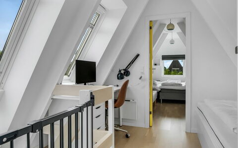 Ernstine: Cottage, Backyard, Yard, Garden Buildings, Shed, Siding, Outdoor Furniture, Log Cabin, Outdoor Structure, Shack