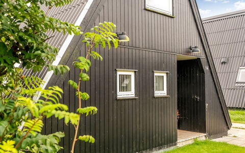 Ernstine: Cottage, Backyard, Yard, Garden Buildings, Shed, Siding, Outdoor Furniture, Log Cabin, Outdoor Structure, Shack