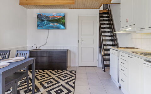Levin Lumi: Flooring, Interior Design, Furniture, Floor, Wood, Ceiling, Room, Lighting, Wood Flooring, Apartment