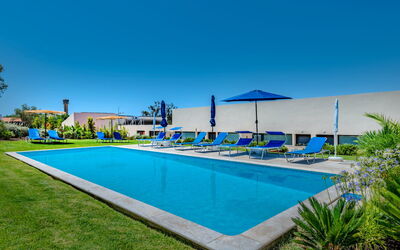 Accommodation:&nbsp;Suites Sunny Hill 202.6