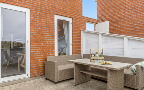 Steffan - 2.3Km from the Sea: Cottage, Backyard, Yard, Garden Buildings, Shed, Siding, Outdoor Furniture, Log Cabin, Outdoor Structure, Shack