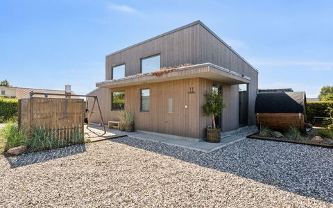 Elvie - 150M from the Sea: Wood, Home, Porch, Deck, Hardwood, Roof, Wood Stain, Wood Flooring, Eco Hotel