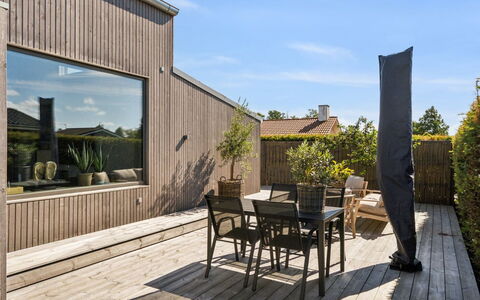 Elvie - 150M from the Sea: Wood, Home, Porch, Deck, Hardwood, Roof, Wood Stain, Wood Flooring, Eco Hotel