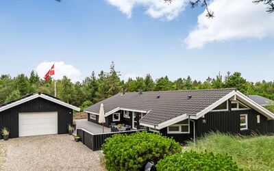 Eeske - 2.5Km from the Sea