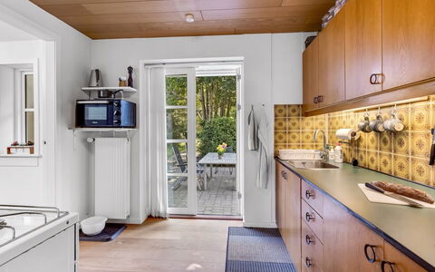 Lutz - 340M from the Sea: Flooring, Wood, Floor, Interior Design, Kitchen, Major Appliance, Countertop, Kitchen Appliance, Ceiling, Home