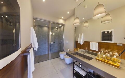 Villantonella: Interior Design, Flooring, Floor, Bathroom, Furniture, Plumbing Fixture, Wall, Bathroom Sink, Wood, Ceiling
