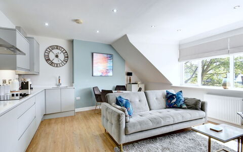 Harrogate 608: Furniture, Interior Design, Flooring, Floor, Wall, Wood, Ceiling, Room, Home, Living Room