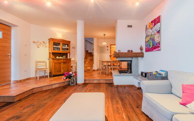 Accommodation:&nbsp;Picchio Primavera 104.1