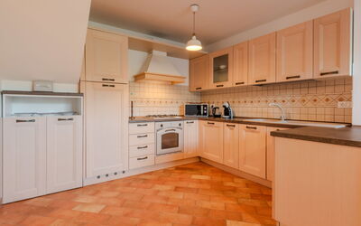 Accommodation:&nbsp;Picchio Autunno 104.2