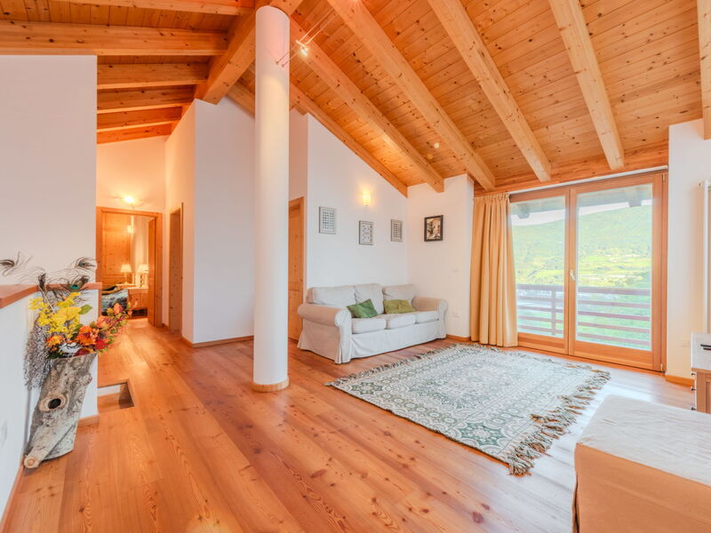 Accommodation:&nbsp;Picchio Primavera 104.1