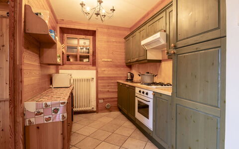 Baita Emet: Cabinetry, Wood, Flooring, Interior Design, Furniture, Ceiling, Floor, Cupboard, Kitchen, Drawer