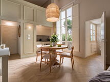 Accommodation:&nbsp;Deservi Elegant Apt. Vasari