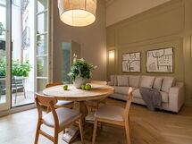 Accommodation:&nbsp;Deservi Elegant Apt. Vasari
