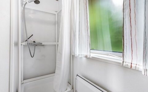 Wiggi - 250M from the Sea: Interior Design, Floor, Ceiling, Flooring, Room, Curtain, Plumbing Fixture, Plumbing, Bathroom, Window Treatment