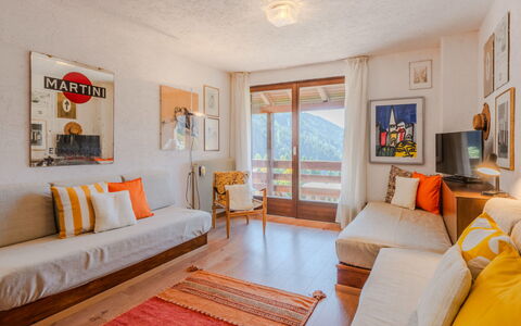 La Mira: Furniture, Interior Design, Wall, Flooring, Couch, Wood, Room, Floor, Ceiling, Living Room