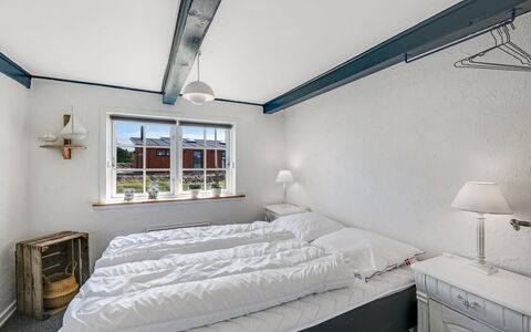 Reinhard - from the Sea: Ceiling, Floor, Flooring, Interior Design, Furniture, Home, Bedroom, Bed, Room, Bedding