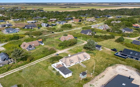 Reinhard - from the Sea: House, Home, Roof, Cottage, Land Lot, Estate, Farmhouse, Village, Farm