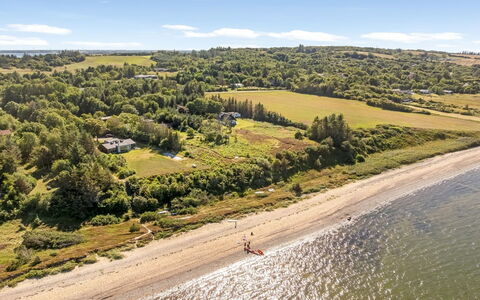 Elizabeth - 150M to the Fjord: Building, House, Residential Area, Home, Shrub, Roof, Cottage, Estate, Garden