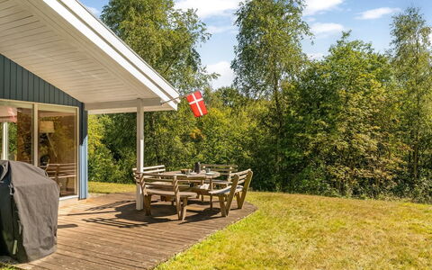Elizabeth - 150M to the Fjord: Grass, Grassland, Land Lot, Cottage, Rural Area, Meadow, Garden Buildings, Garden, Shed