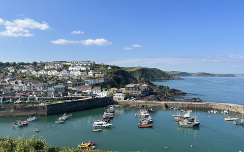 Tregony House 2 Bedrooms: Water, Boat, Body Of Water, Coast, Watercraft, Waterway, Coastal And Oceanic Landforms, Marina, Sea, Port